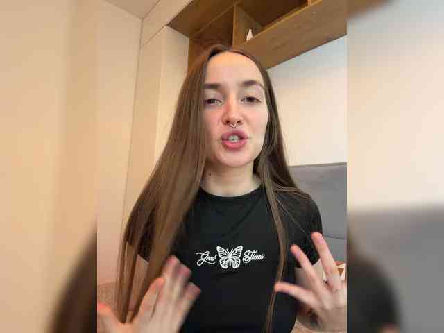 ChloeMeow webcam