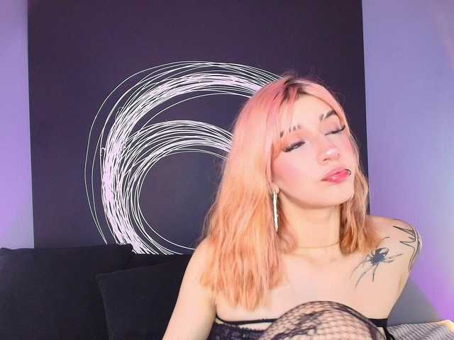 AlannaViera live cam on BongaCams
