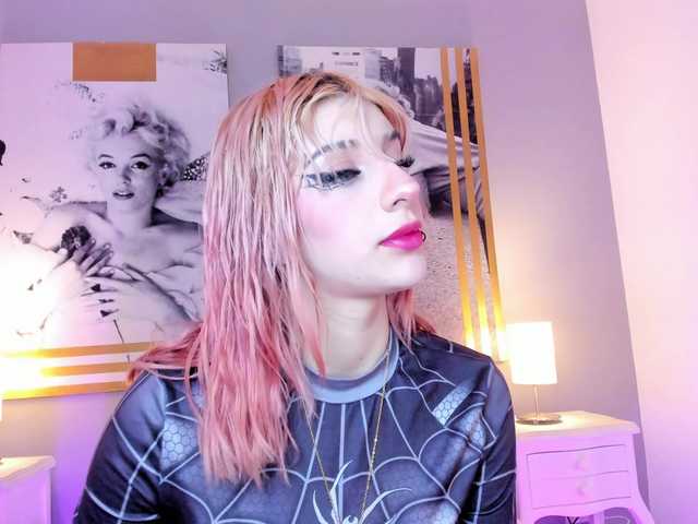 AlannaViera live cam on BongaCams
