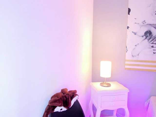 AlannaViera — live female cam