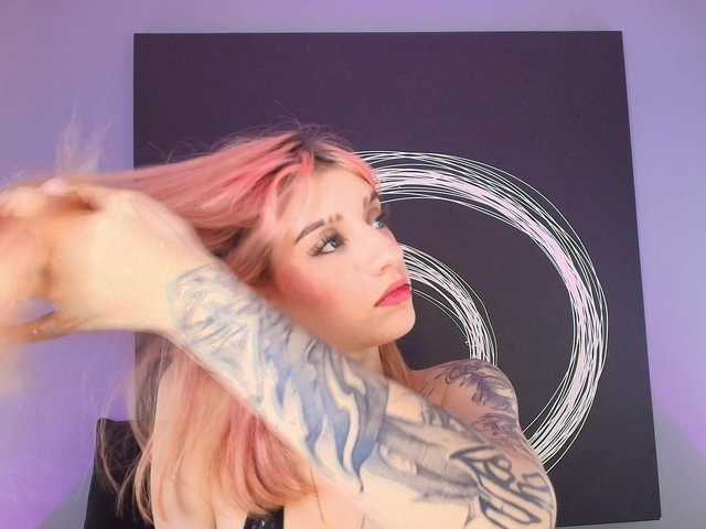 AlannaViera live cam on BongaCams