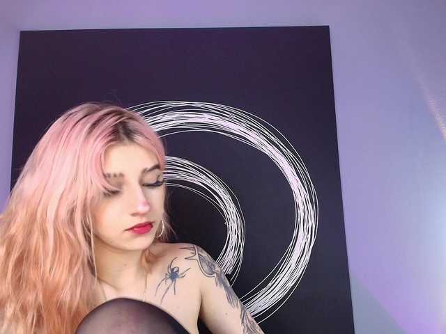 AlannaViera live cam on BongaCams