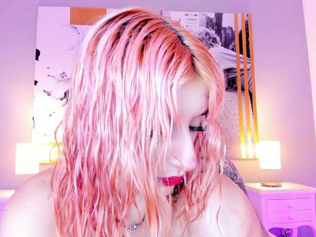 AlannaViera live cam on BongaCams