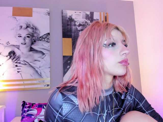 AlannaViera live cam on BongaCams
