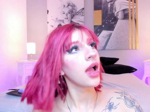 AlannaViera live cam on BongaCams