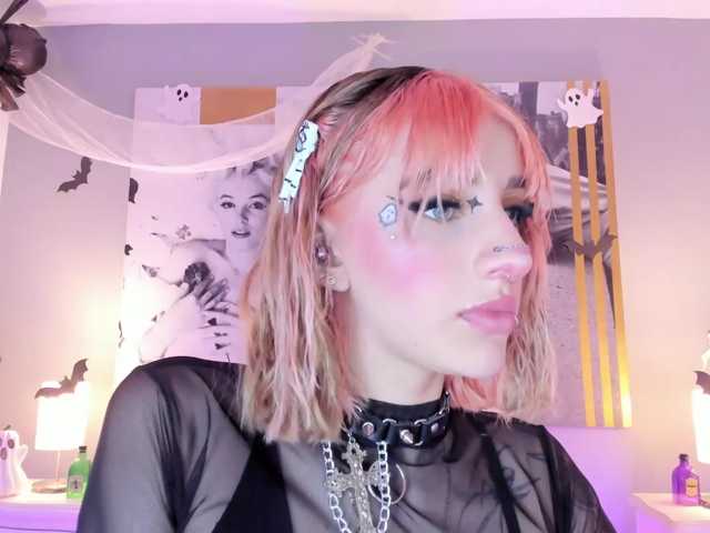 AlannaViera live cam on BongaCams