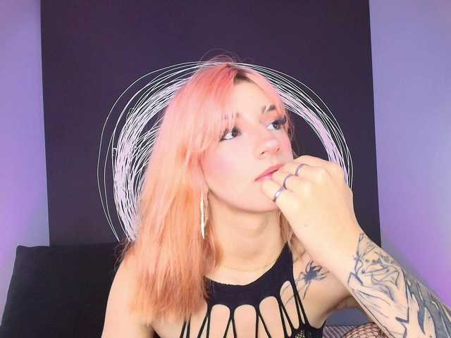 AlannaViera live cam on BongaCams