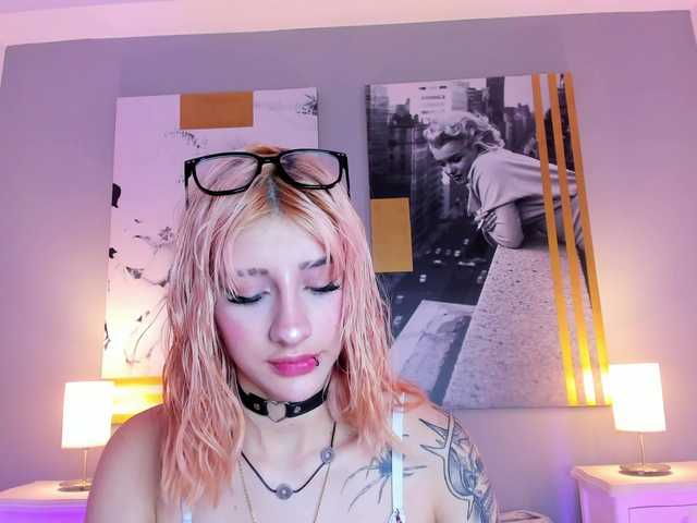 AlannaViera live cam on BongaCams