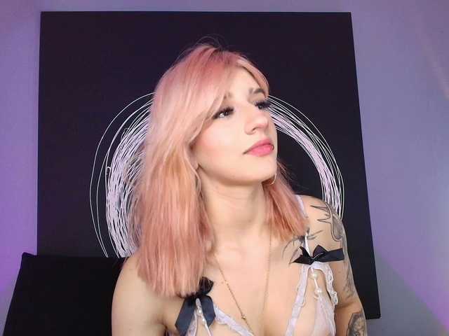 AlannaViera live cam on BongaCams