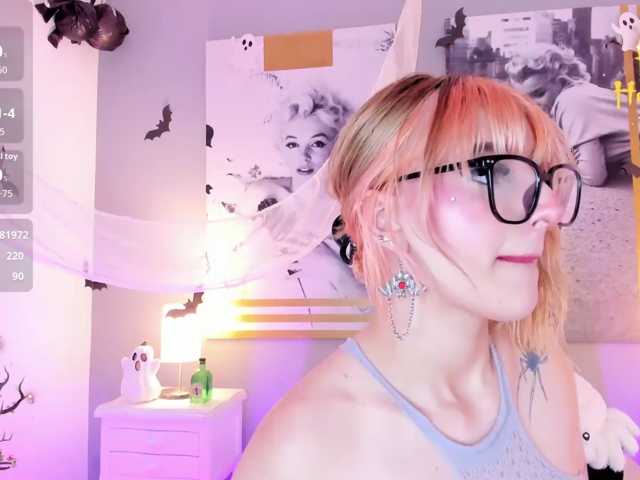 AlannaViera live cam on BongaCams