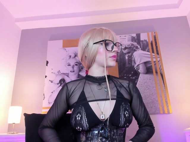 AlannaViera live cam on BongaCams