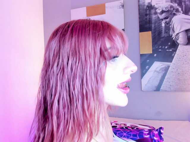 AlannaViera live cam on BongaCams
