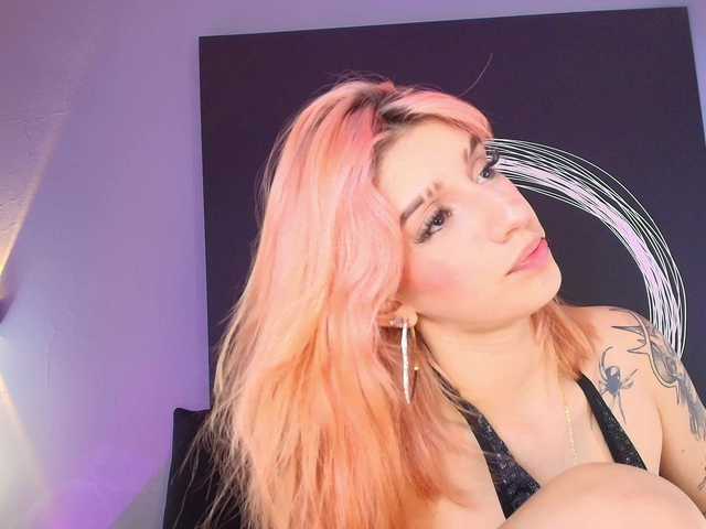 AlannaViera live cam on BongaCams