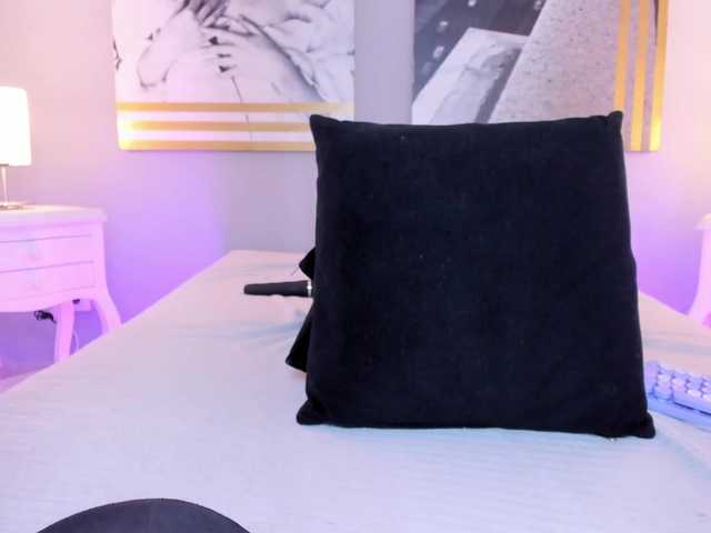 AlannaViera live cam on BongaCams