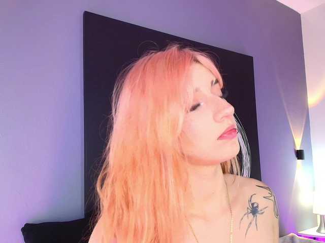 AlannaViera live cam on BongaCams