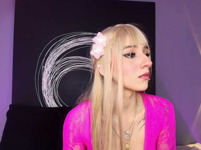 AlannaViera's BongaCams show and profile