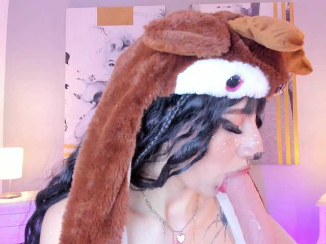AlannaViera live cam on BongaCams