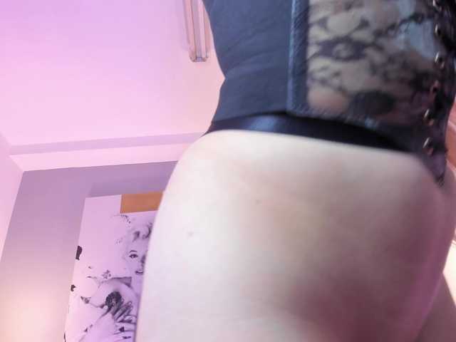 AlannaViera live cam on BongaCams