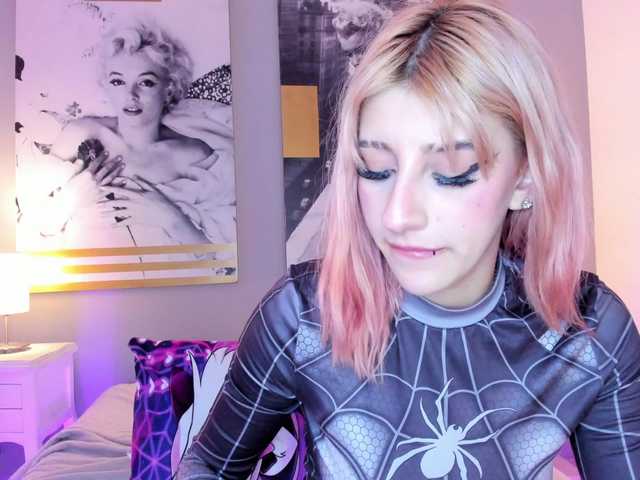 AlannaViera live cam on BongaCams