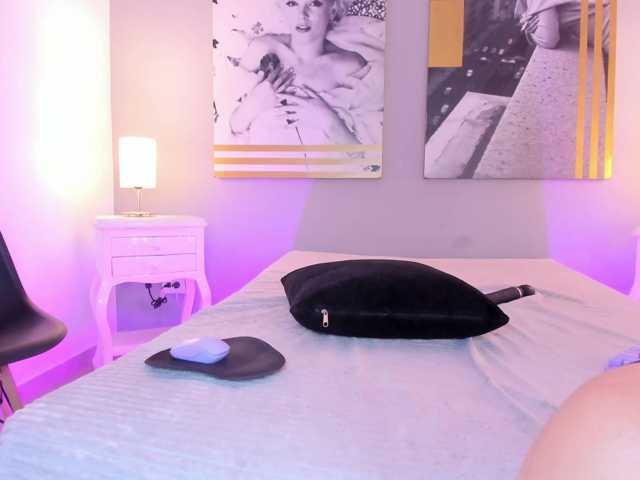 AlannaViera live cam on BongaCams