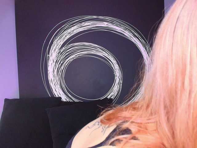 AlannaViera live cam on BongaCams