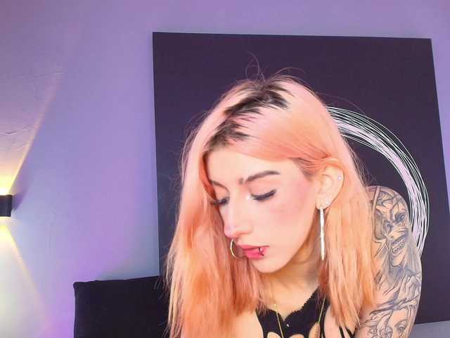 AlannaViera live cam on BongaCams