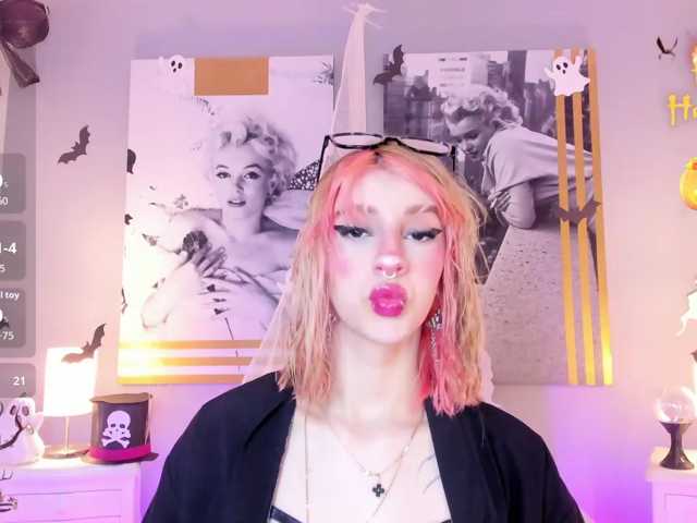 AlannaViera live cam on BongaCams