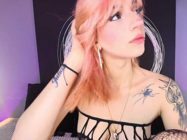 AlannaViera live cam on BongaCams