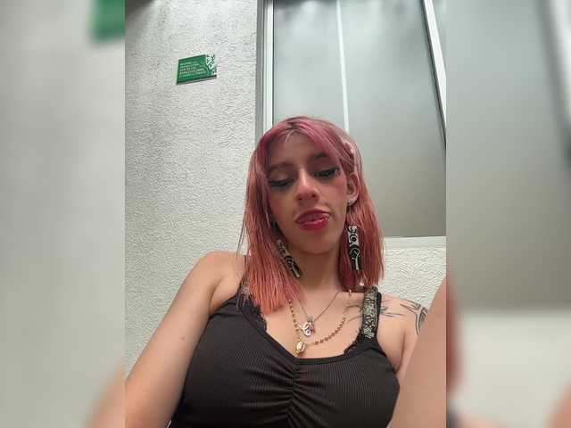 AlannaViera Nude Live Sex Shows