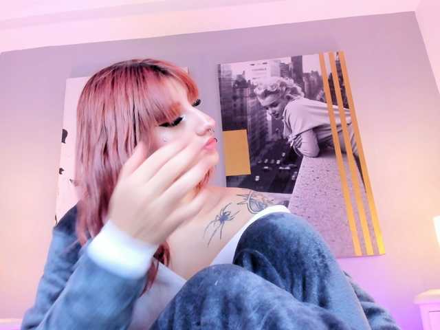 AlannaViera live cam on BongaCams