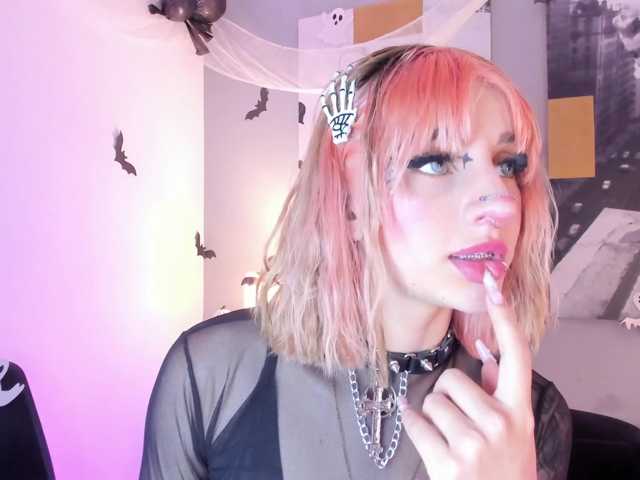 AlannaViera live cam on BongaCams
