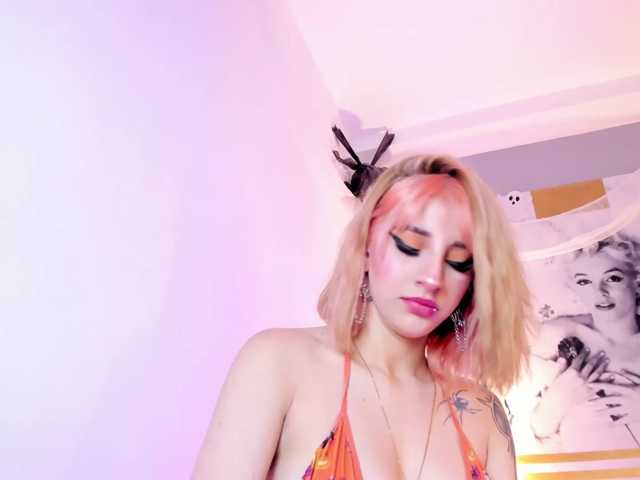 AlannaViera live cam on BongaCams