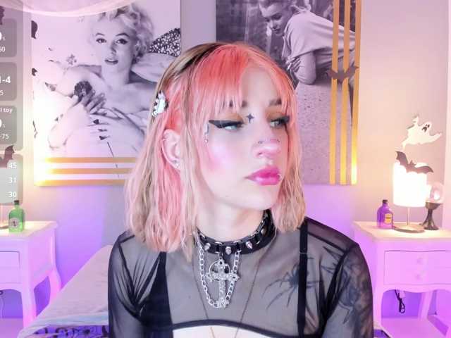 AlannaViera live cam on BongaCams
