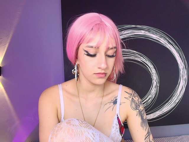 AlannaViera live cam on BongaCams