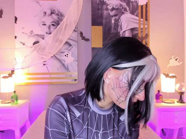 AlannaViera live cam on BongaCams
