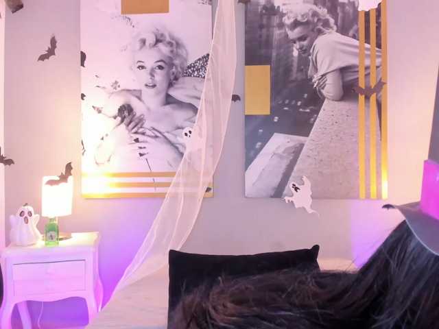 AlannaViera live cam on BongaCams