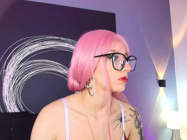 AlannaViera live cam on BongaCams