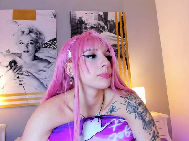 AlannaViera live cam on BongaCams