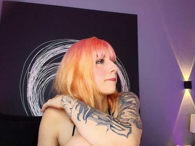 AlannaViera's BongaCams show and profile