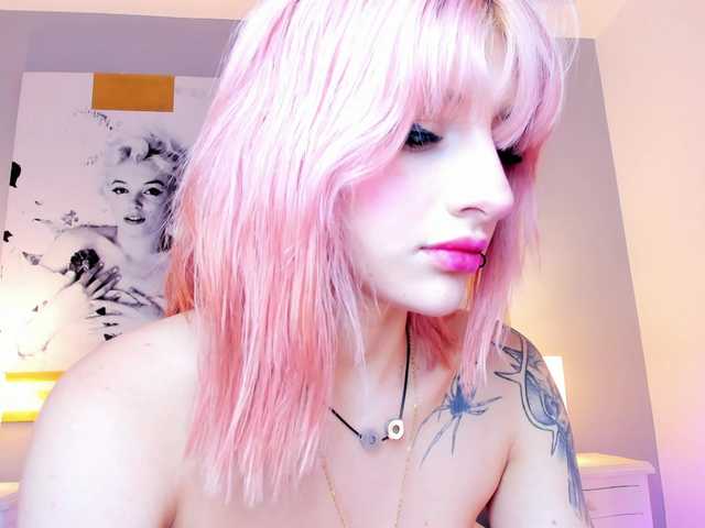 AlannaViera live cam on BongaCams