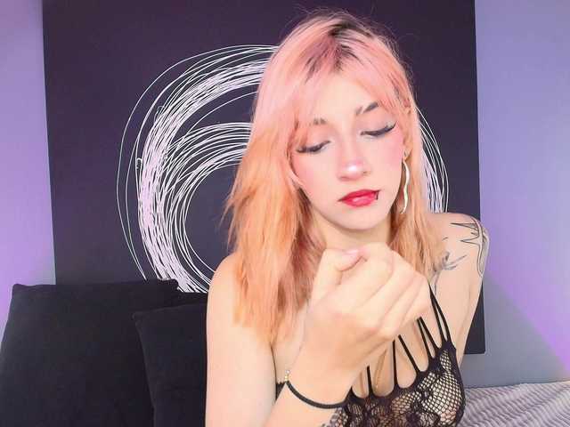 AlannaViera live cam on BongaCams