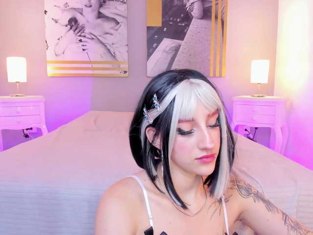 AlannaViera live cam on BongaCams