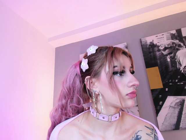 AlannaViera live cam on BongaCams