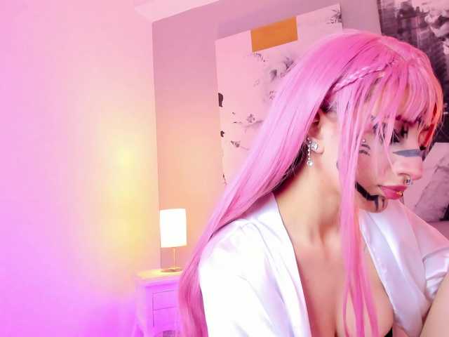 AlannaViera live cam on BongaCams