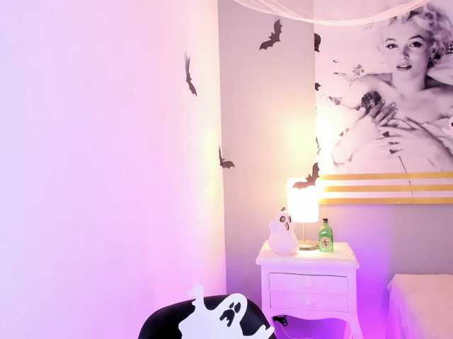 AlannaViera live cam on BongaCams