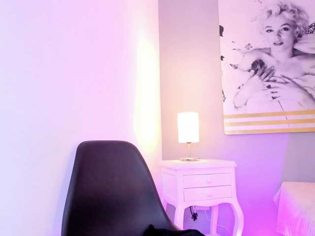 AlannaViera live cam on BongaCams
