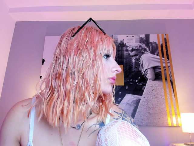 AlannaViera live cam on BongaCams