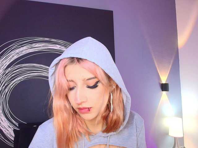 AlannaViera live cam on BongaCams