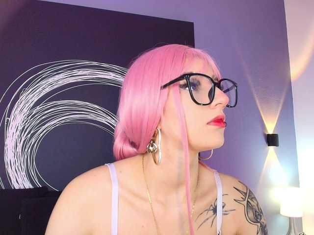 AlannaViera live cam on BongaCams