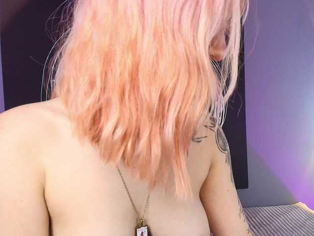 AlannaViera live cam on BongaCams